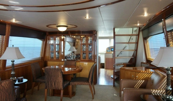 2007 Lazzara Yachts 74