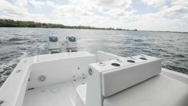 2019 Ocean Master 33
