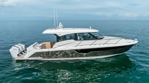 2025 Tiara Yachts 48