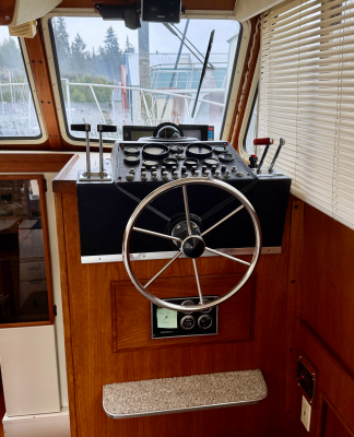 Big Sky 37ft Tollycraft Yacht For Sale