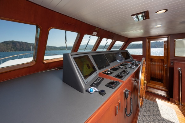 Passage 101ft Feadship Yacht For Sale
