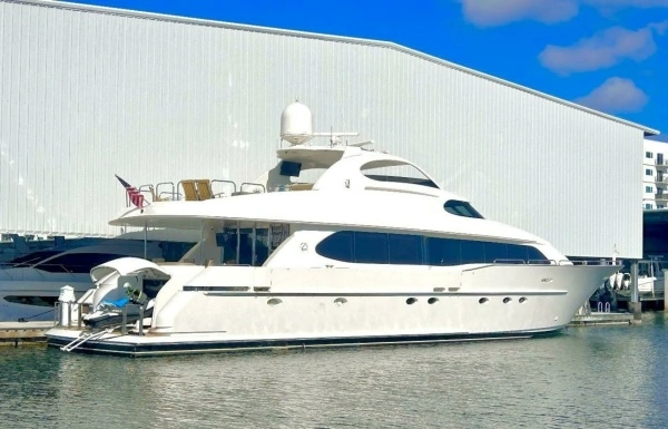 2001 Lazzara Yachts 94