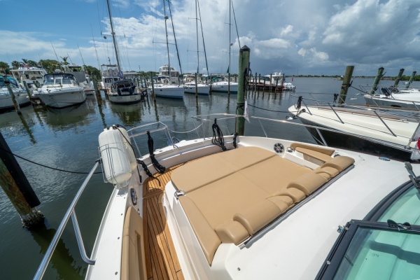 Pace Yourself 32ft Sea Ray Yacht For Sale