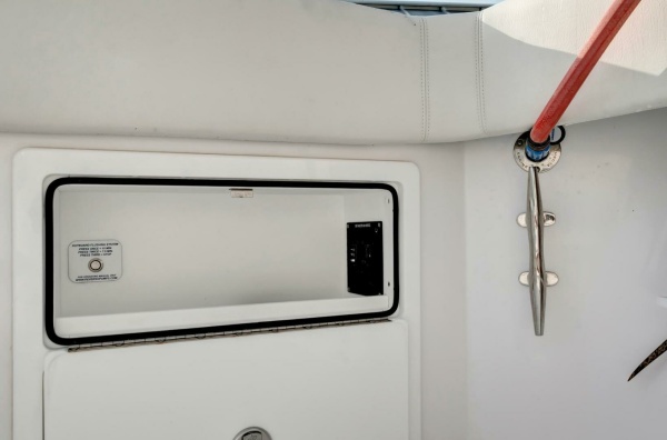 2023 Jupiter 43 Center Console 