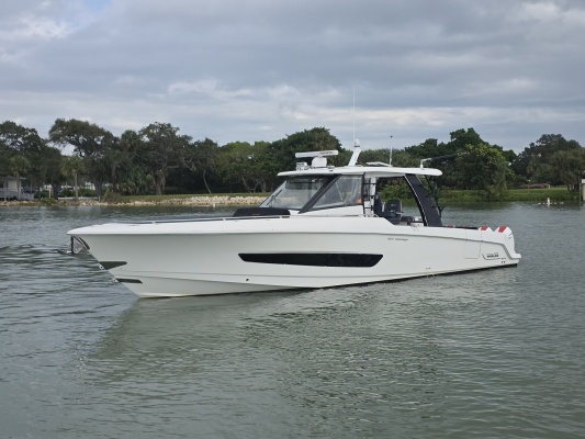 BFT 42ft Boston Whaler Yacht For Sale