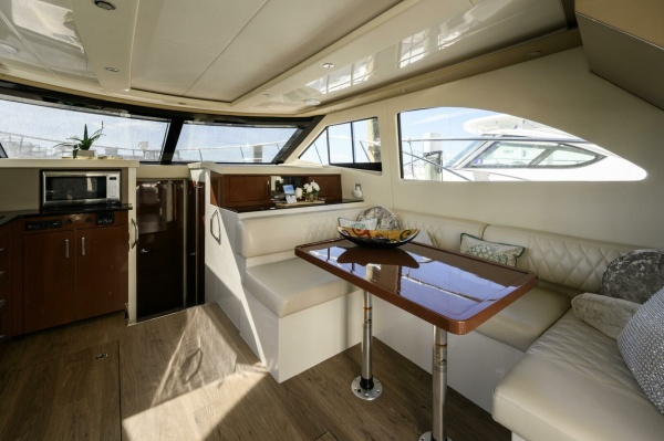 SEAS THE DAY 40ft Carver Yacht For Sale