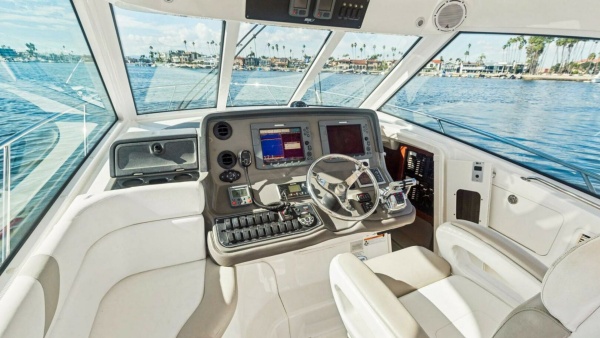 HAMMERHEAD II 34ft Boston Whaler Yacht For Sale
