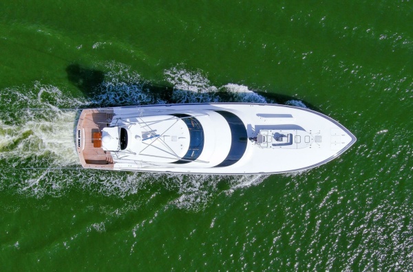 2016 92 Viking Enclosed Bridge Touche Exterior (18)