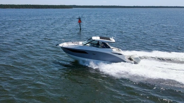 2022 Sea Ray 32