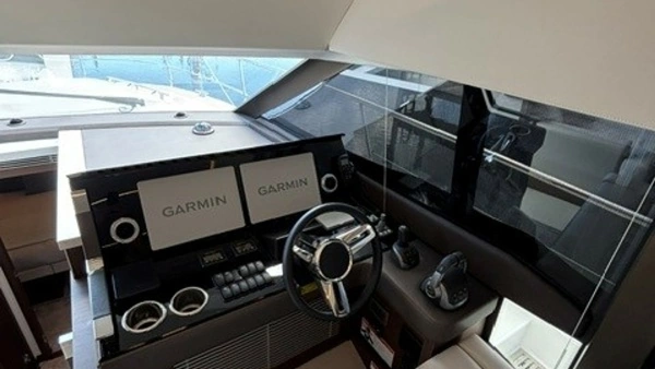 2024 Prestige 52