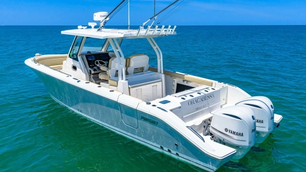 2019 Pursuit 32