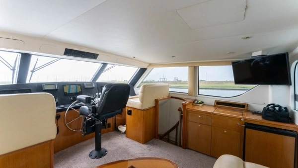 2001 Viking 65