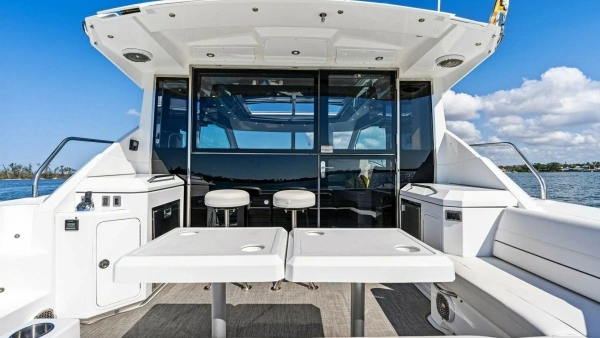 2019 Cruisers Yachts 45