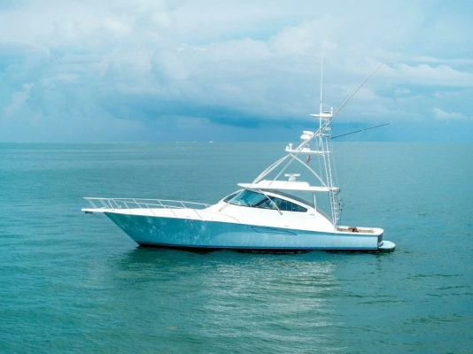 2015 Viking 52