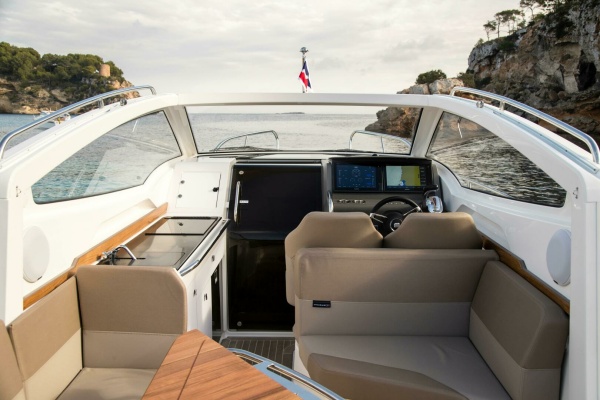 Nimbus Weekender 9 Seating