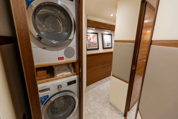 2023 Viking 72
