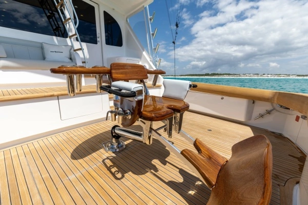 2023 Viking 72