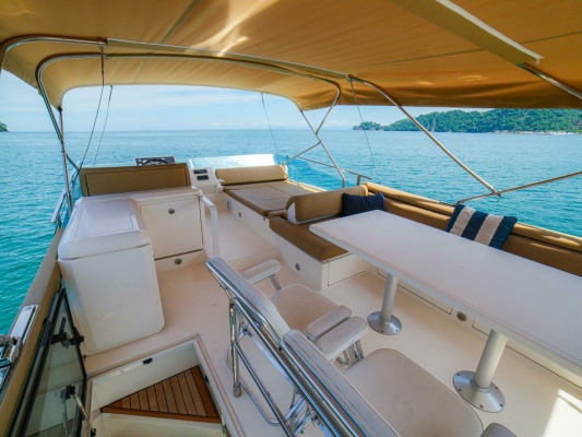 YOLO 50ft Fairline Yacht For Sale