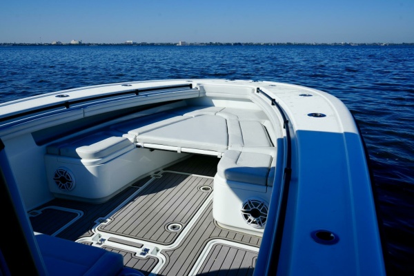 Luhn 32 32ft Yellowfin Yacht For Sale