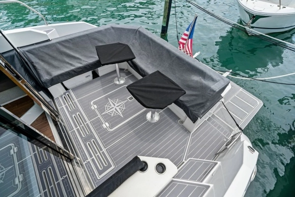 2019 Cruisers Yachts 42