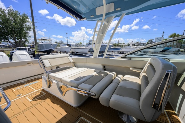Boston Whaler 32 - Veronica