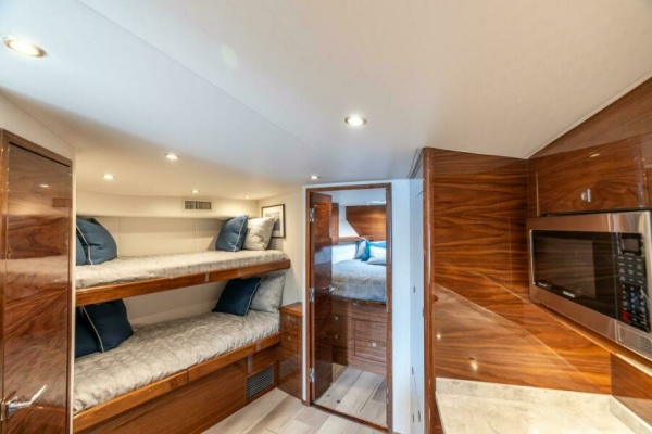 Viking 46 Billfish - Bunks