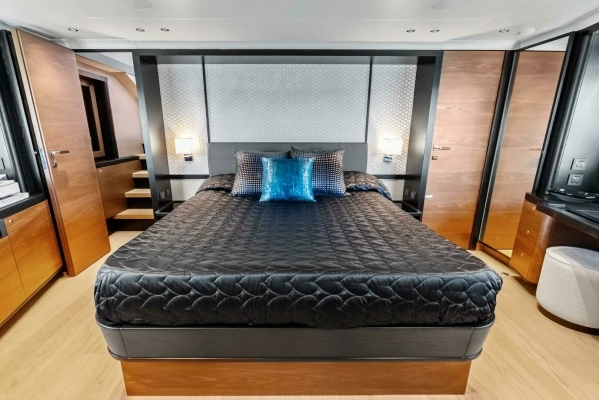 Photo of the 2025 Absolute 75 Navetta "Fantasy Girl"