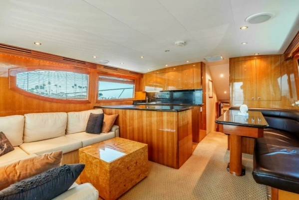 2004 Hatteras 54