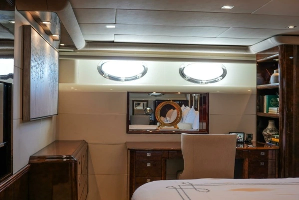 2001 Lazzara Yachts 94