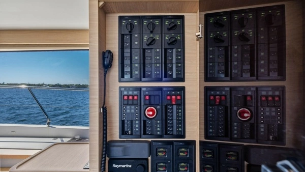 Aquila 54 Yacht Yacht For Sale