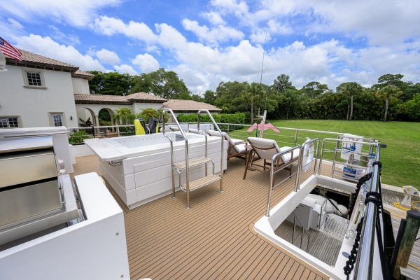 Midnight Moon 85ft Horizon Yacht For Sale