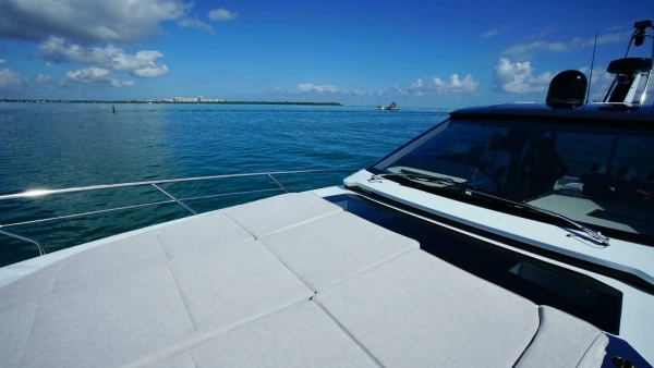 Uniesse HTC5P Yacht For Sale