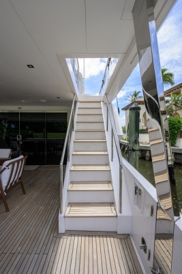 Midnight Moon 85ft Horizon Yacht For Sale