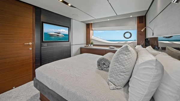 2019 Princess 65