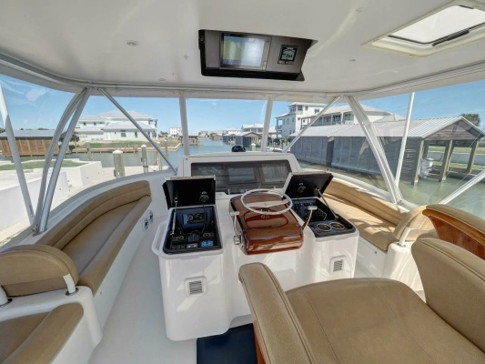 2017 Viking 52