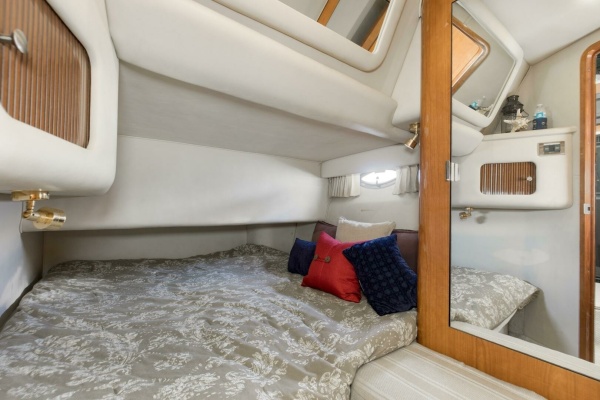 2000 40 Sea Ray 400 Sedan Bridge Silver Lining Port Stateroom