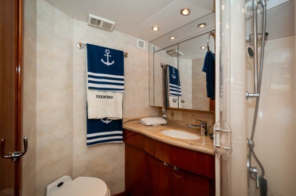 MoonTan 65ft Hatteras Yacht For Sale