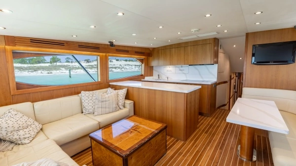 2010 Hatteras 60
