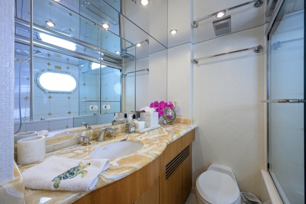 MAGIC 100ft Hatteras Yacht For Sale