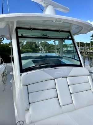 Boston Whaler 370 Outrage Yacht For Sale