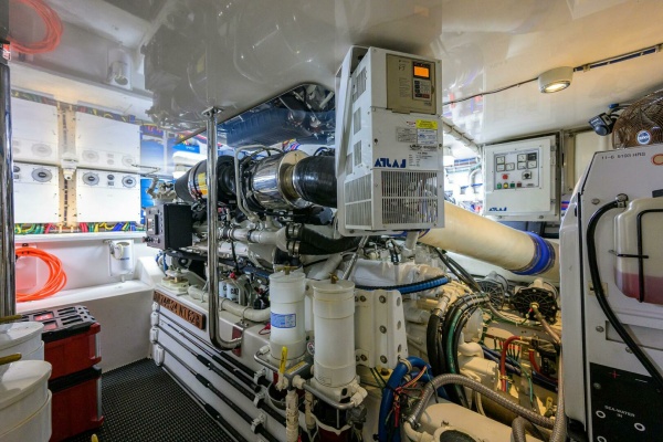 Reelin N Dealin 63ft Hatteras Yacht For Sale