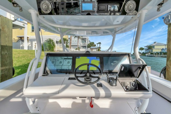 2023 Jupiter 43 Center Console 