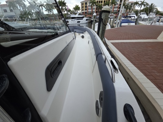 BFT 42ft Boston Whaler Yacht For Sale
