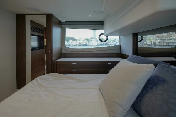 2021 Princess 50