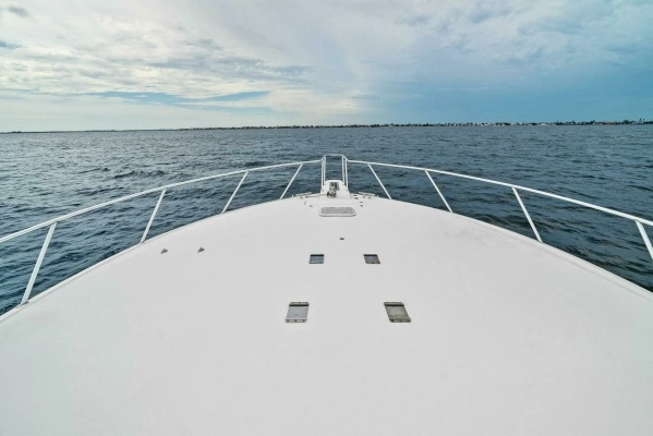 2006 Viking 61