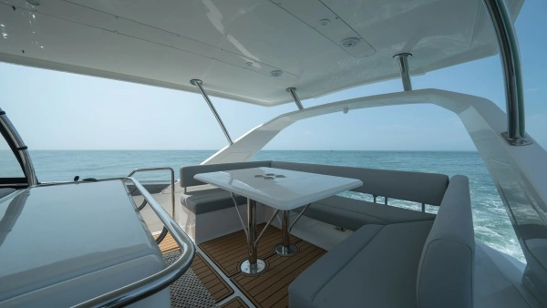 2021 Aquila 44