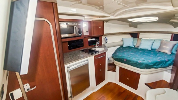 HAMMERHEAD II 34ft Boston Whaler Yacht For Sale