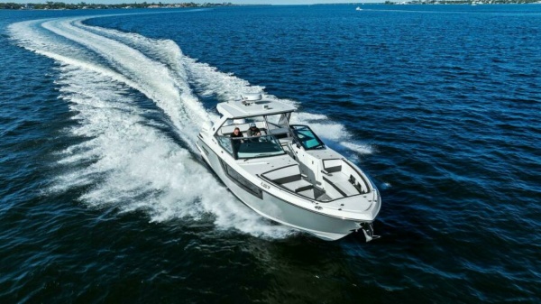 2023 Monterey 385 SS - Profile