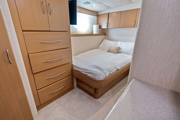 1999 Westport 112