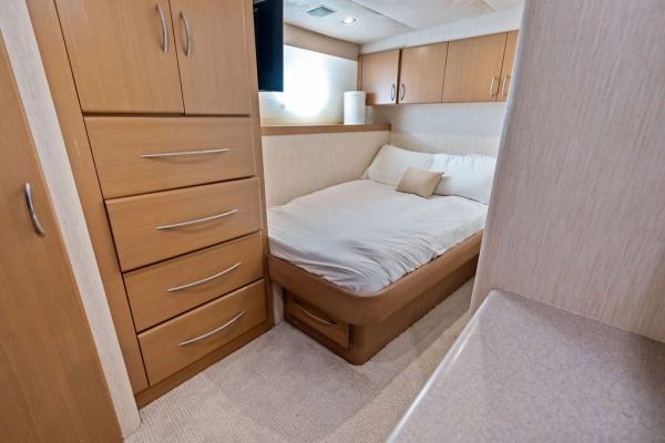 1999 Westport 112